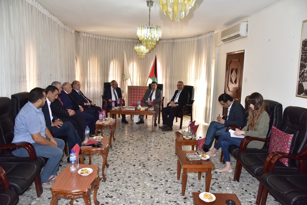 وفد من شركة إتحاد المقاولين يلتقي برئيس بلدية بيت لحم 