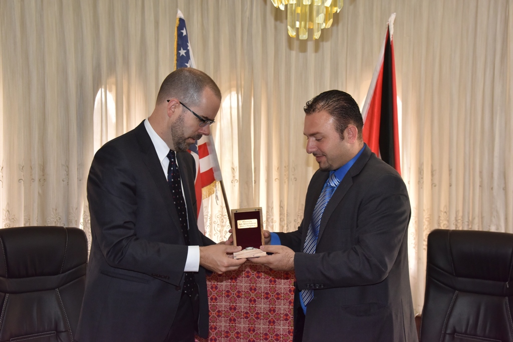 نائب رئيس بلدية بيت لحم يلتقي بالمستشار الخاص في وزارة الخارجية  الأمريكية المكلف بملف الأقليات الدينية في الشرق الأوسط وجنوب ووسط اسيا  