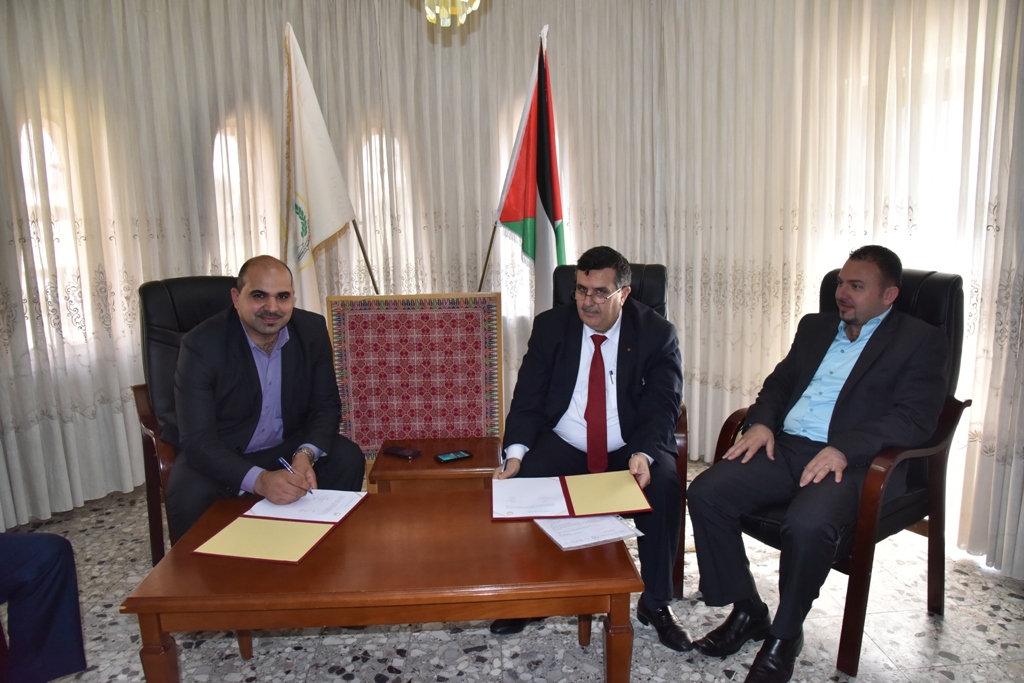 رئيس بلدية بيت لحم ومدير مركز حفظ التراث الثقافي يوقعان على مذكرة تفاهم لتنفيذ ثلاثة مشاريع في مدينة بيت لحم