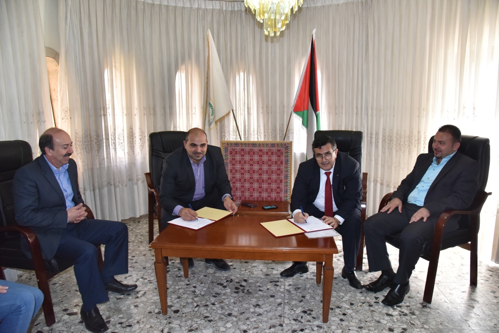 رئيس بلدية بيت لحم ومدير مركز حفظ التراث الثقافي يوقعان على مذكرة تفاهم لتنفيذ ثلاثة مشاريع في مدينة بيت لحم