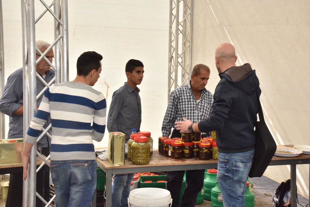 مهرجان قطف الزيتون السابع عشر ينطلق من ساحة المهد