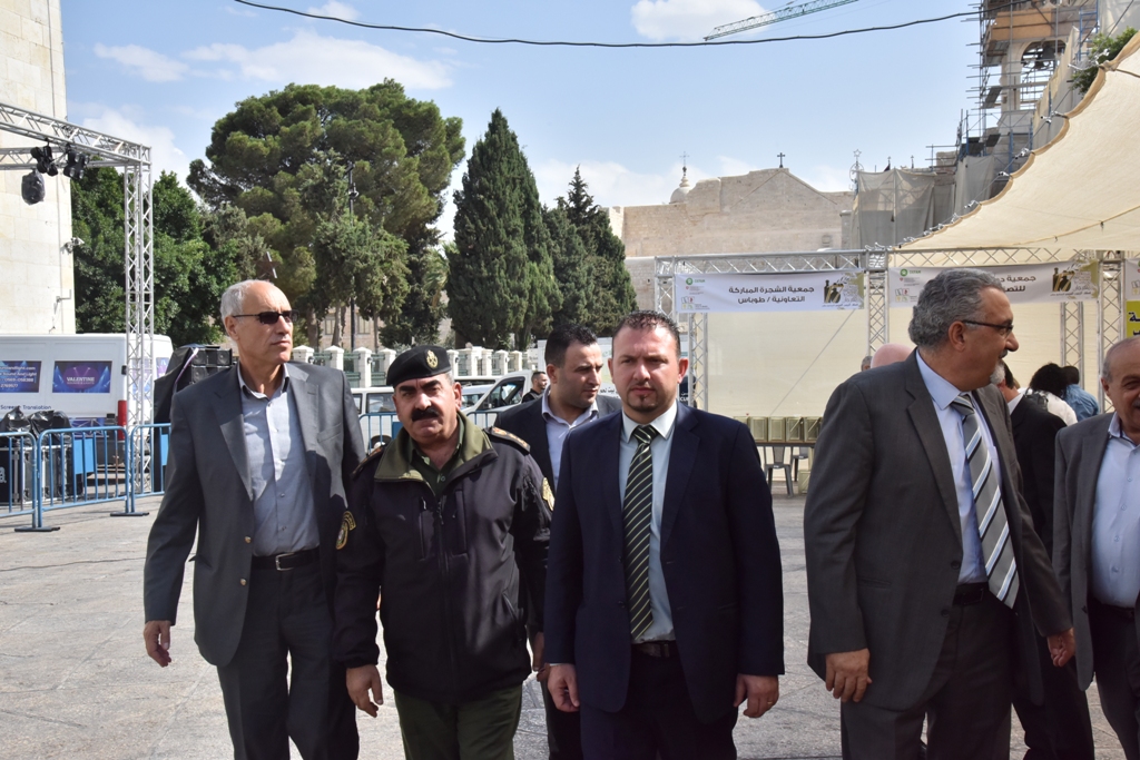 مهرجان قطف الزيتون السابع عشر ينطلق من ساحة المهد