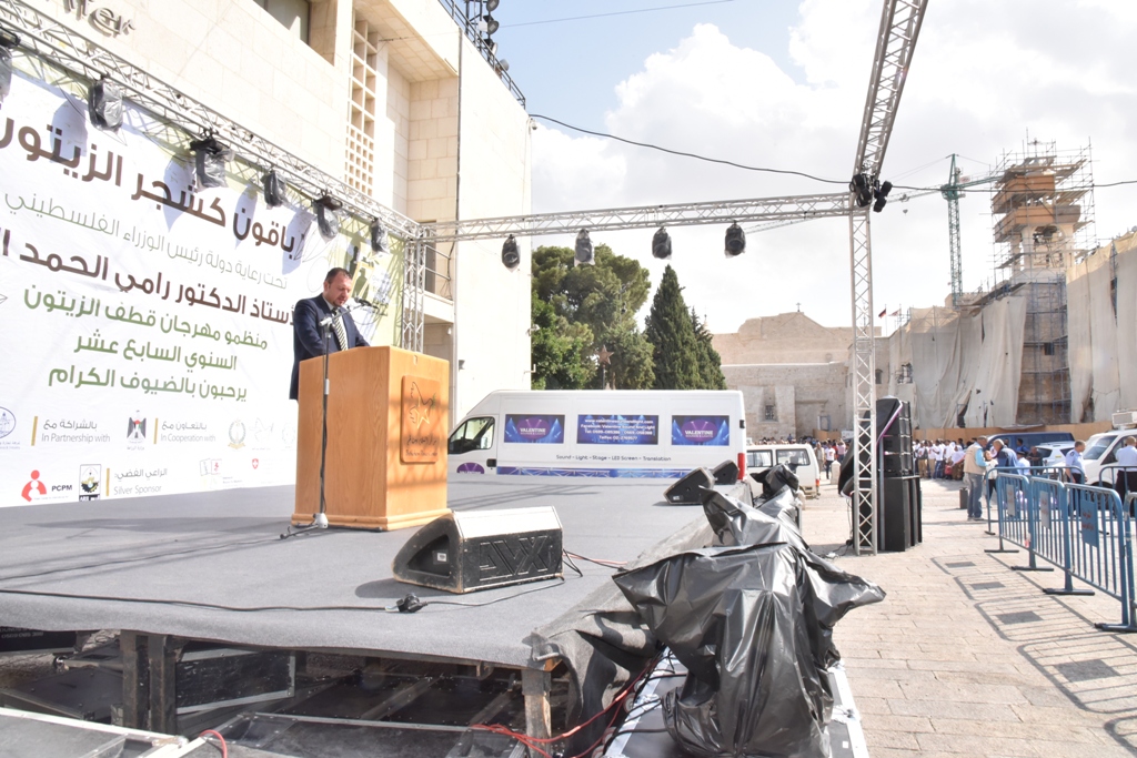 مهرجان قطف الزيتون السابع عشر ينطلق من ساحة المهد