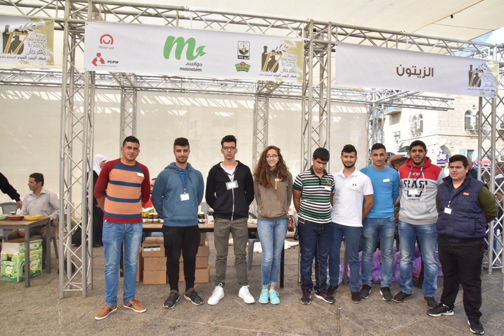 مهرجان قطف الزيتون السابع عشر ينطلق من ساحة المهد