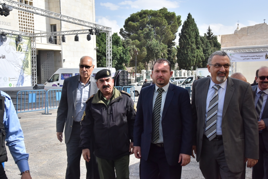 مهرجان قطف الزيتون السابع عشر ينطلق من ساحة المهد