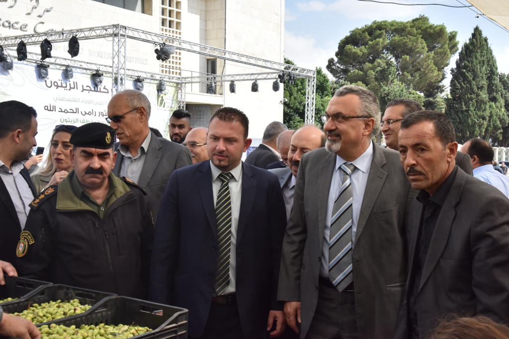 مهرجان قطف الزيتون السابع عشر ينطلق من ساحة المهد
