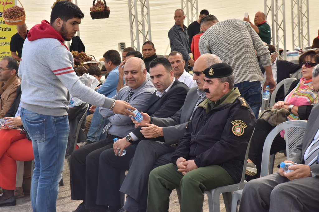 مهرجان قطف الزيتون السابع عشر ينطلق من ساحة المهد