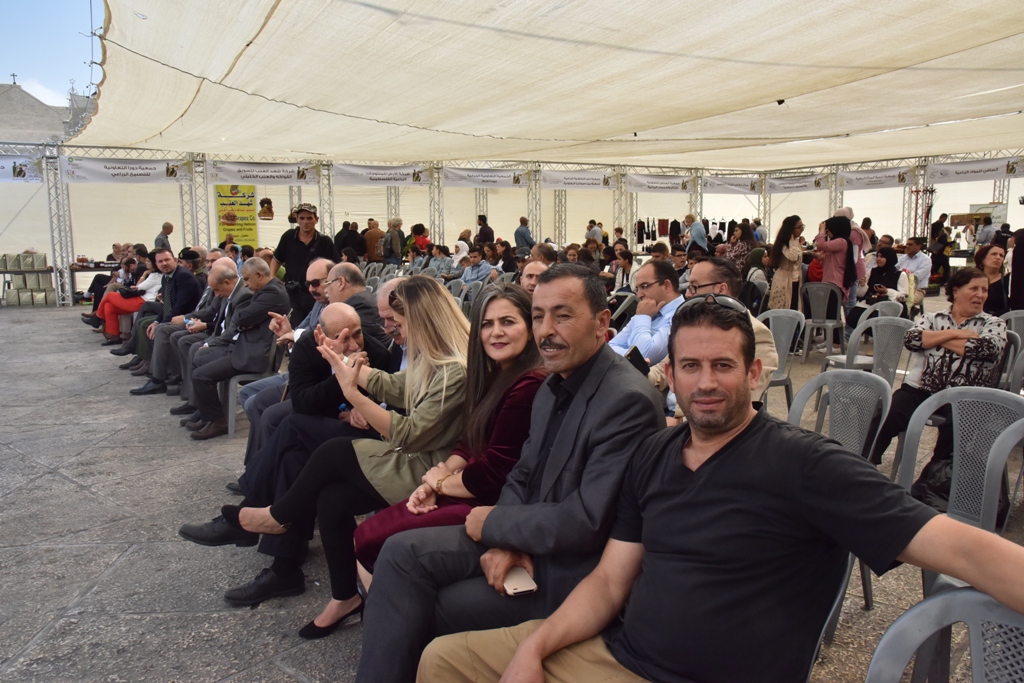 مهرجان قطف الزيتون السابع عشر ينطلق من ساحة المهد