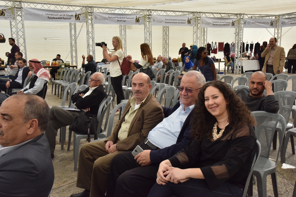 مهرجان قطف الزيتون السابع عشر ينطلق من ساحة المهد