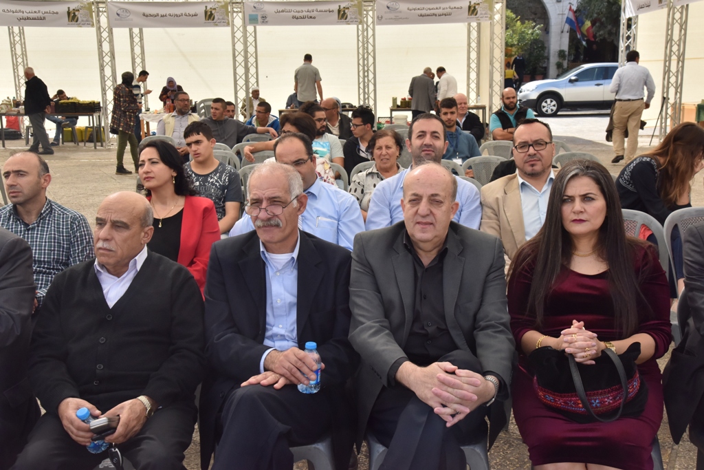 مهرجان قطف الزيتون السابع عشر ينطلق من ساحة المهد