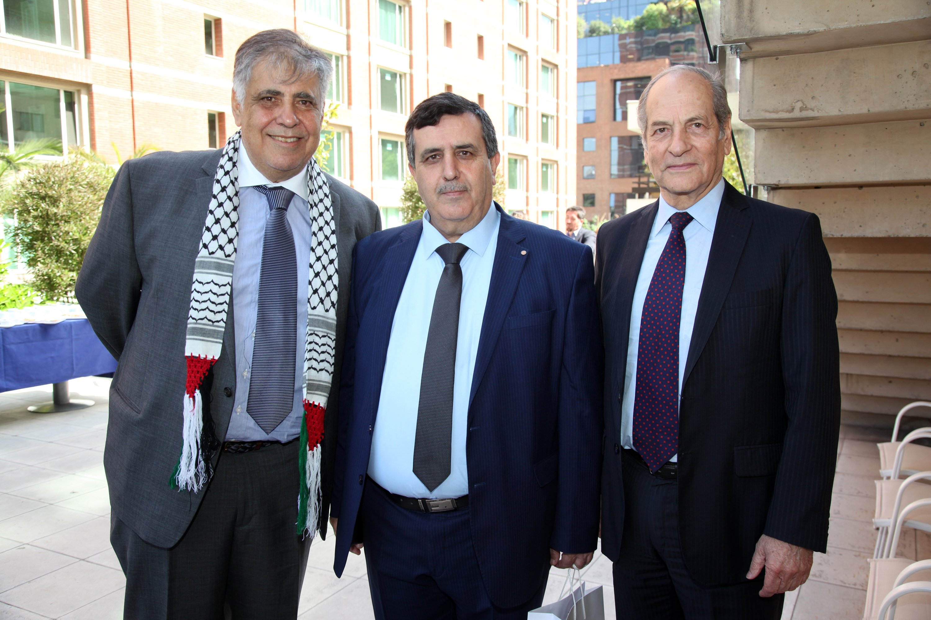 في جولته بجمهورية تشيلي سلمان يشارك في مؤتمر تقاليد ويوقع على اتفاقية توأمة مع لاس كونديس