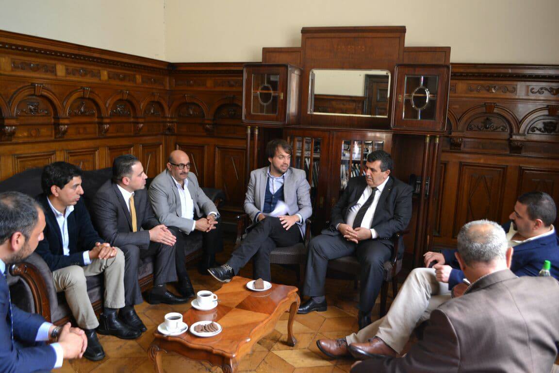 في جولته بجمهورية تشيلي سلمان يشارك في مؤتمر تقاليد ويوقع على اتفاقية توأمة مع لاس كونديس