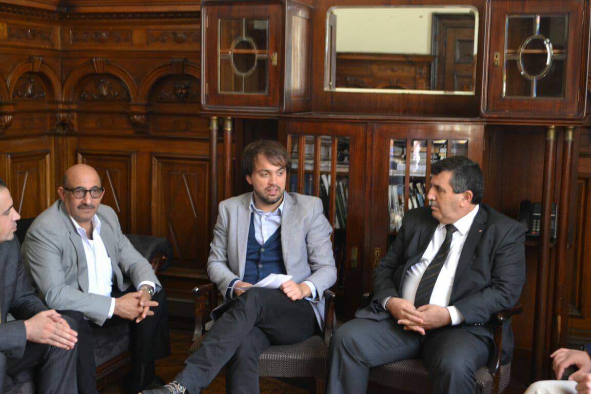 في جولته بجمهورية تشيلي سلمان يشارك في مؤتمر تقاليد ويوقع على اتفاقية توأمة مع لاس كونديس