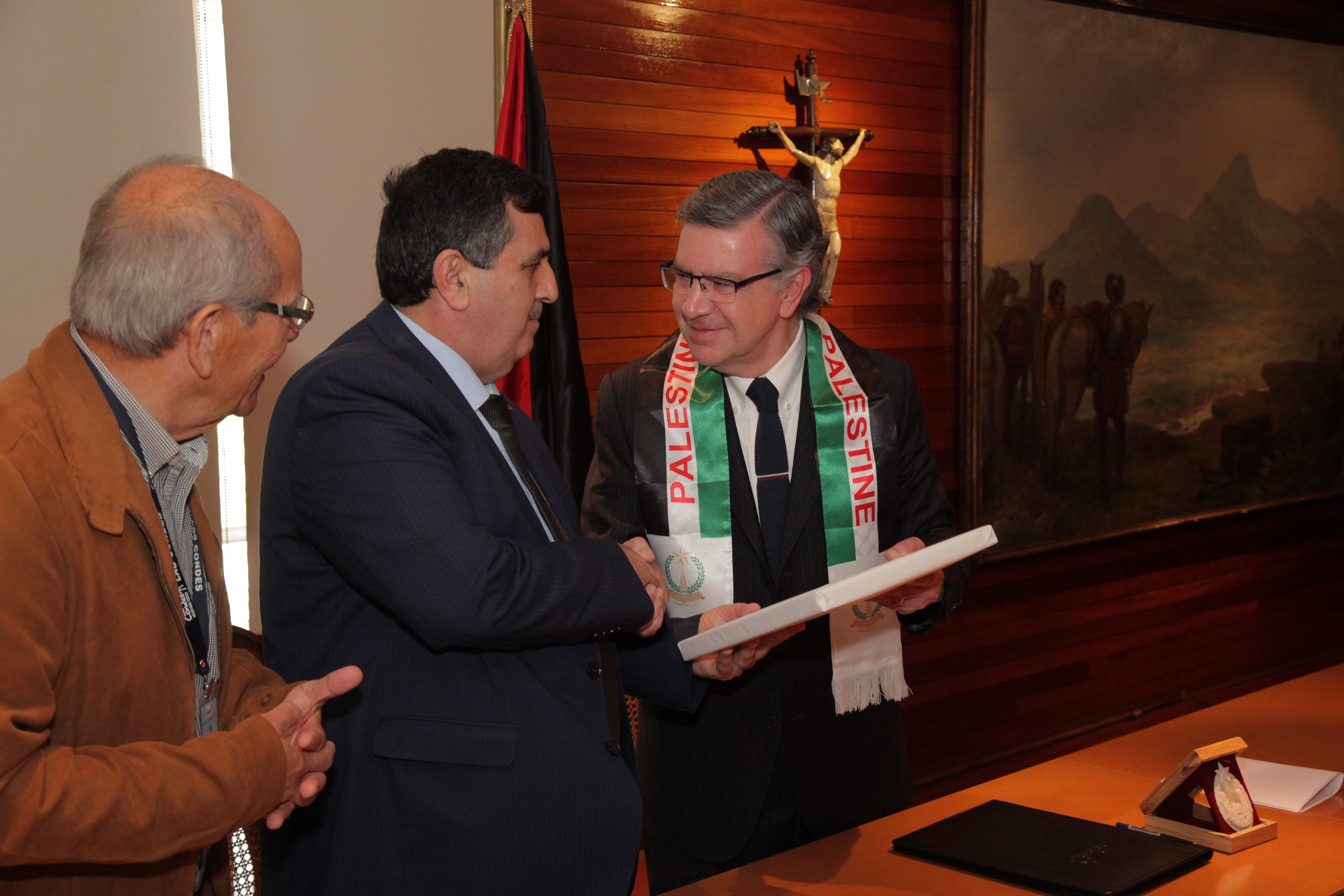 في جولته بجمهورية تشيلي سلمان يشارك في مؤتمر تقاليد ويوقع على اتفاقية توأمة مع لاس كونديس