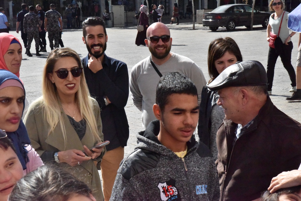 سلمان يشارك في معرض " ع الرصيف " لرسومات الأشخاص ذوي الإعاقة الذهنية  