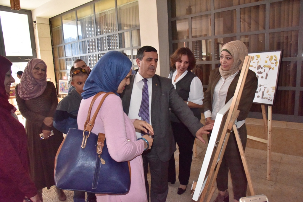 سلمان يشارك في معرض " ع الرصيف " لرسومات الأشخاص ذوي الإعاقة الذهنية  