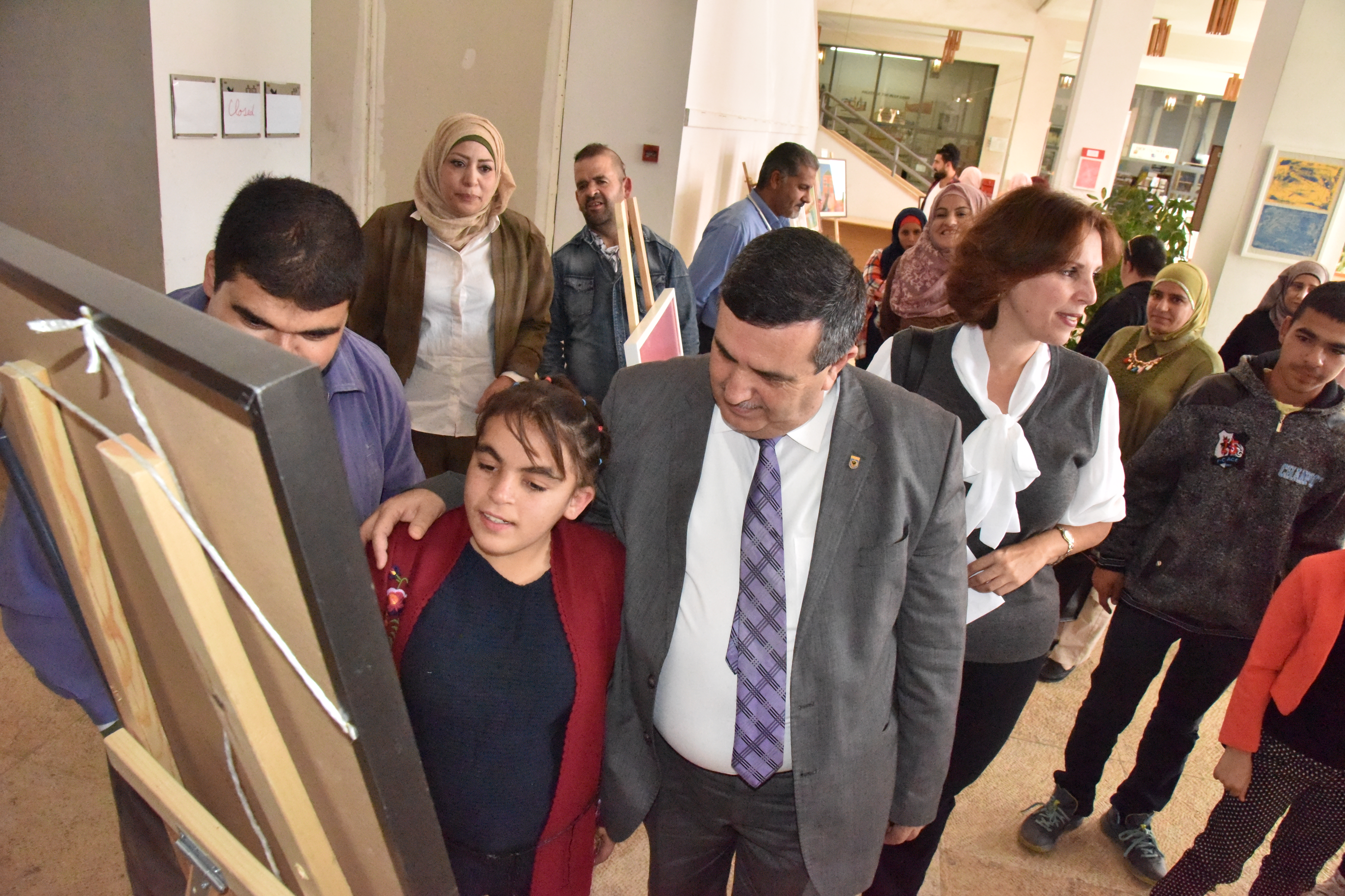 سلمان يشارك في معرض " ع الرصيف " لرسومات الأشخاص ذوي الإعاقة الذهنية  