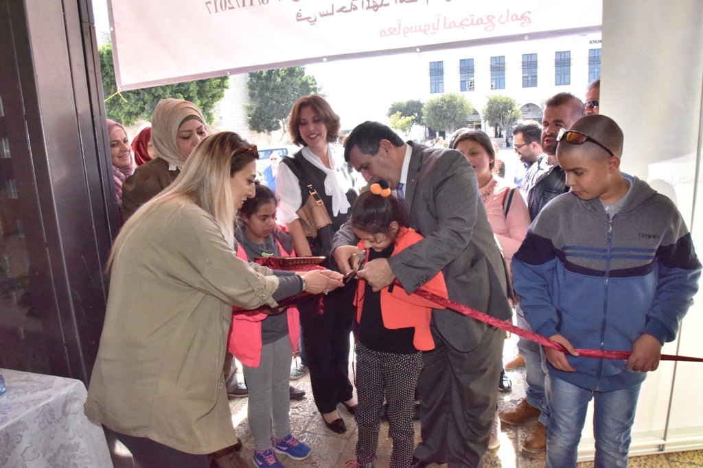 سلمان يشارك في معرض " ع الرصيف " لرسومات الأشخاص ذوي الإعاقة الذهنية  