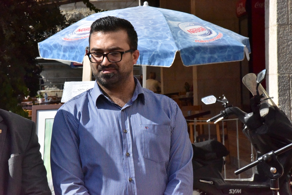 سلمان يشارك في معرض " ع الرصيف " لرسومات الأشخاص ذوي الإعاقة الذهنية  