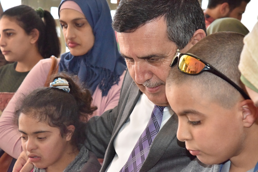 سلمان يشارك في معرض " ع الرصيف " لرسومات الأشخاص ذوي الإعاقة الذهنية  