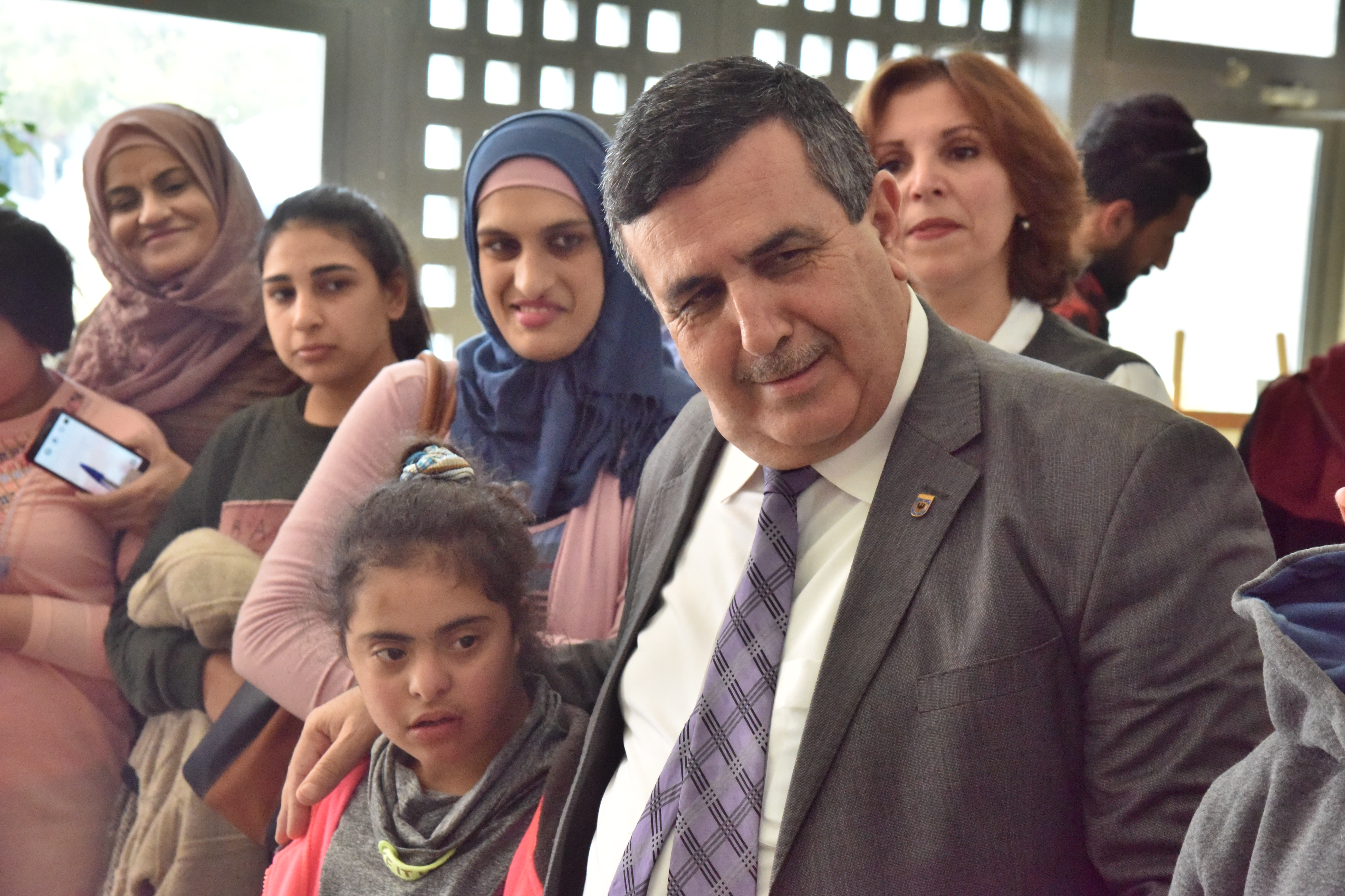 سلمان يشارك في معرض " ع الرصيف " لرسومات الأشخاص ذوي الإعاقة الذهنية  