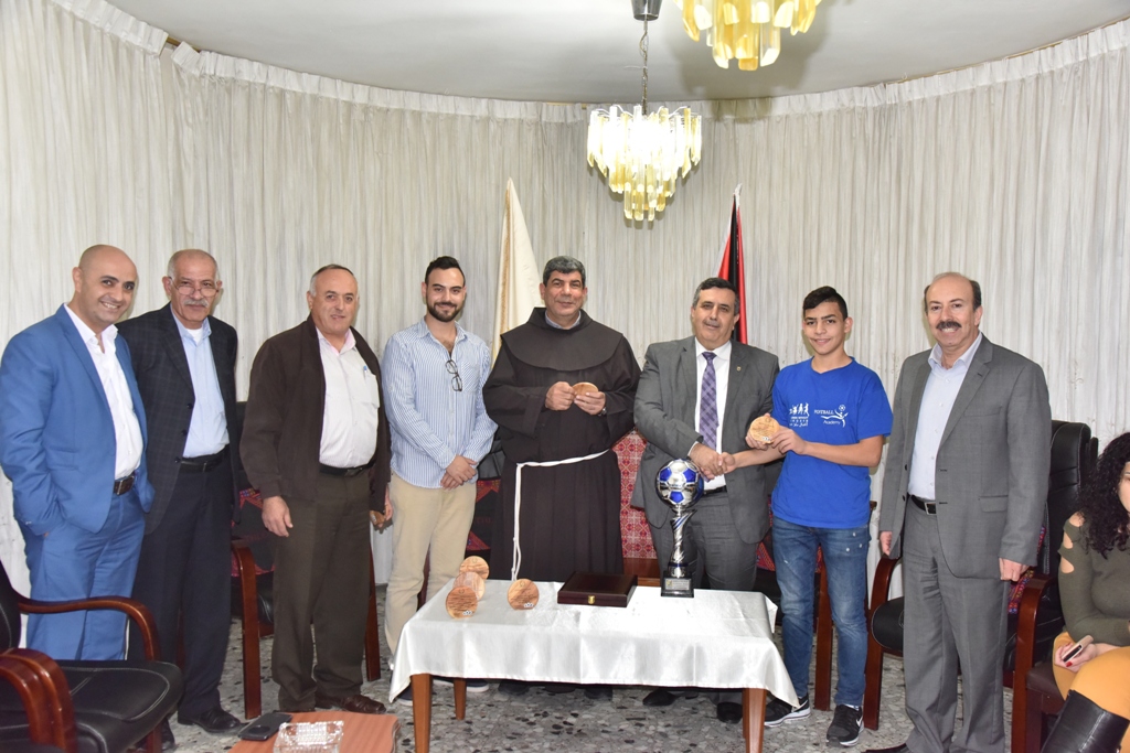 بلدية بيت لحم تكرم فريق نادي عاصمة الميلاد بعد أن أحرز المرتبة الثانية في دوري بريشا الإيطالية 