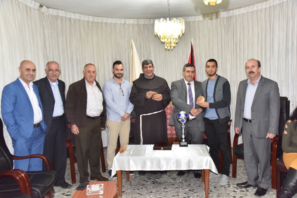 بلدية بيت لحم تكرم فريق نادي عاصمة الميلاد بعد أن أحرز المرتبة الثانية في دوري بريشا الإيطالية 