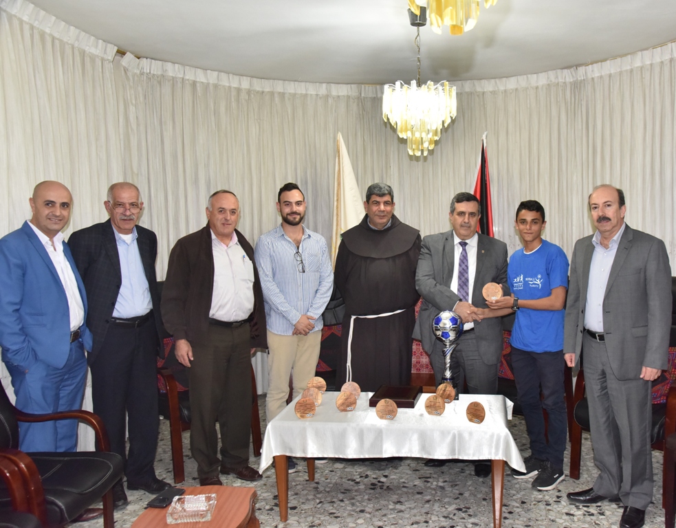 بلدية بيت لحم تكرم فريق نادي عاصمة الميلاد بعد أن أحرز المرتبة الثانية في دوري بريشا الإيطالية 