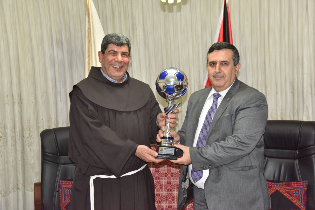 بلدية بيت لحم تكرم فريق نادي عاصمة الميلاد بعد أن أحرز المرتبة الثانية في دوري بريشا الإيطالية 