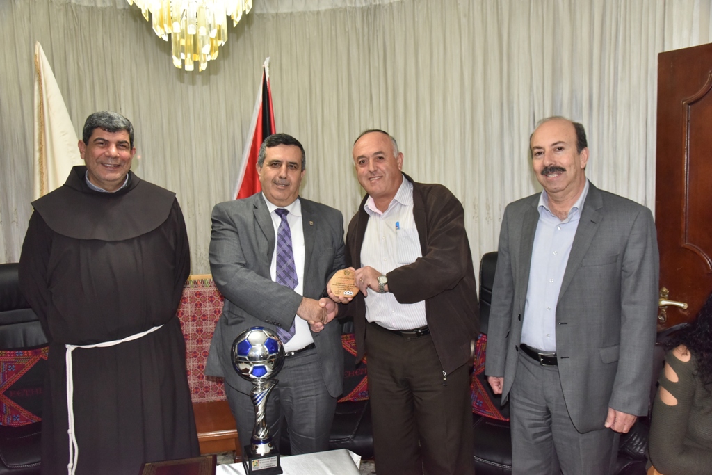 بلدية بيت لحم تكرم فريق نادي عاصمة الميلاد بعد أن أحرز المرتبة الثانية في دوري بريشا الإيطالية 