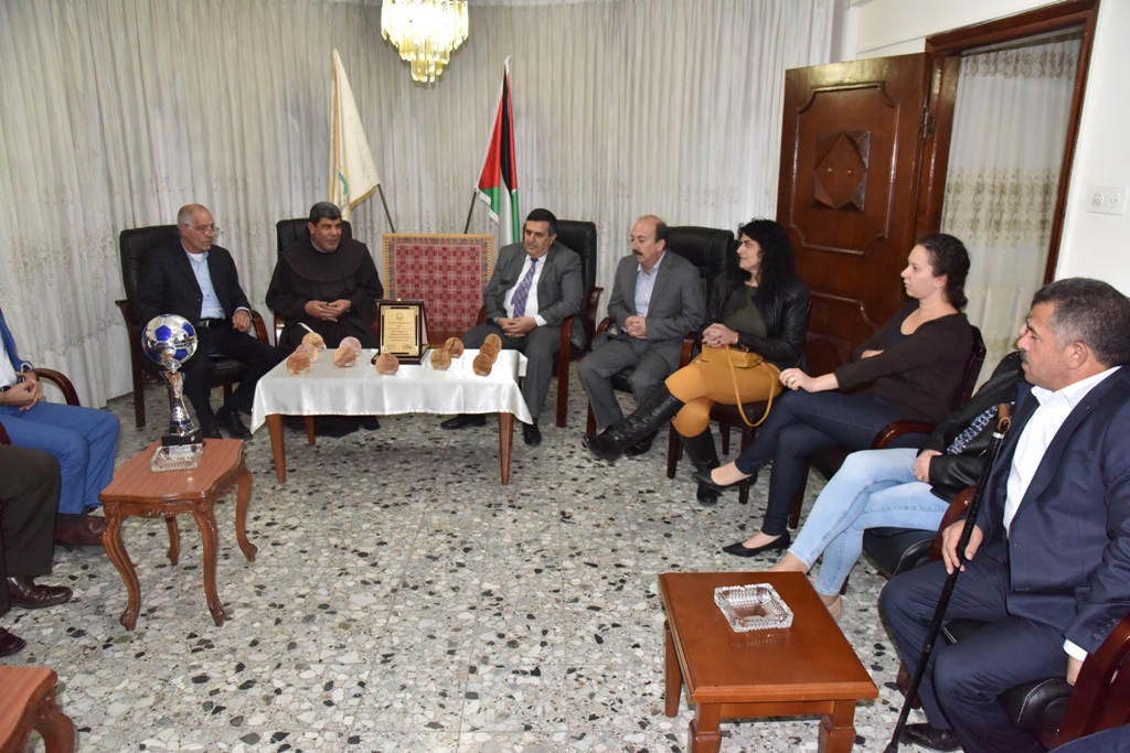 بلدية بيت لحم تكرم فريق نادي عاصمة الميلاد بعد أن أحرز المرتبة الثانية في دوري بريشا الإيطالية 