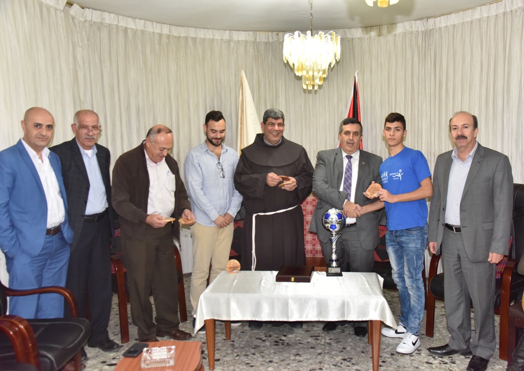 بلدية بيت لحم تكرم فريق نادي عاصمة الميلاد بعد أن أحرز المرتبة الثانية في دوري بريشا الإيطالية 