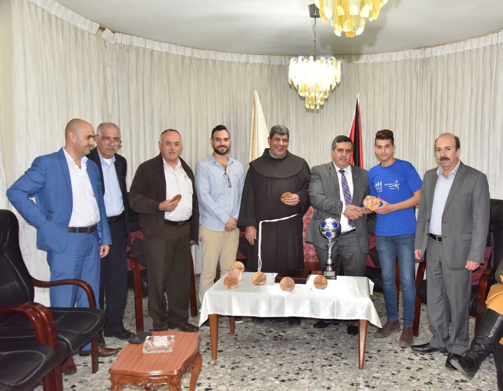 بلدية بيت لحم تكرم فريق نادي عاصمة الميلاد بعد أن أحرز المرتبة الثانية في دوري بريشا الإيطالية 