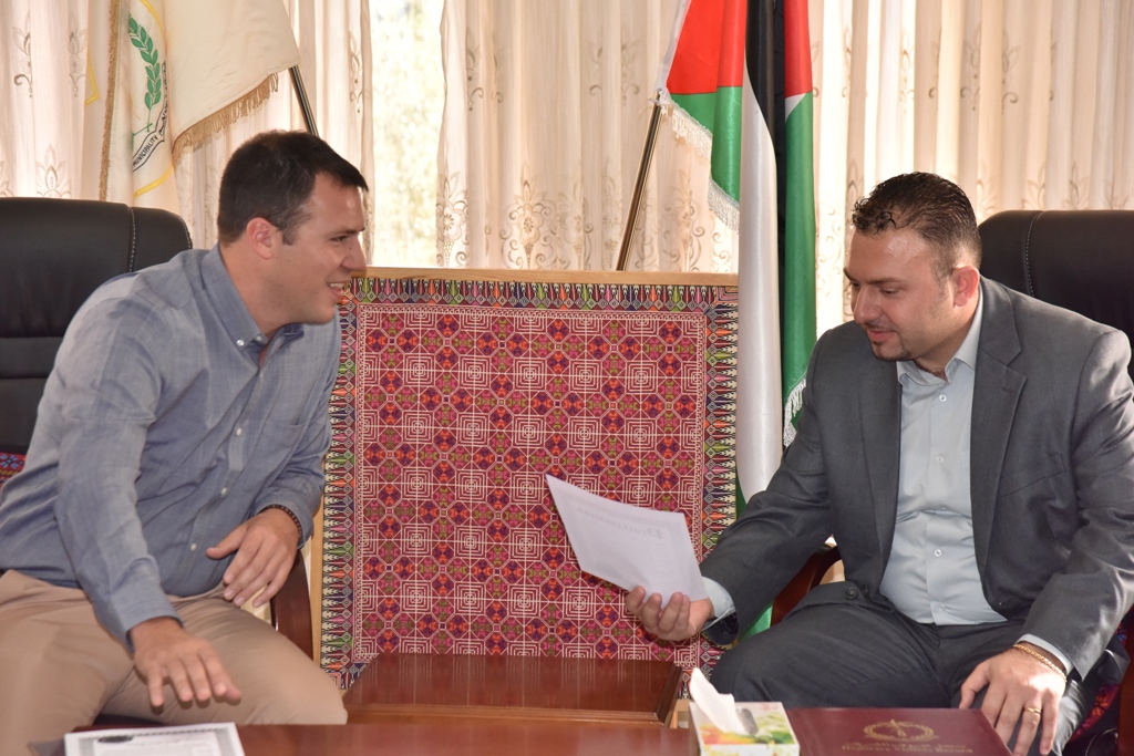 نائب رئيس بلدية بيت لحم يستقبل رئيس بلدية ويست سبرينغفيلد الأمريكية 