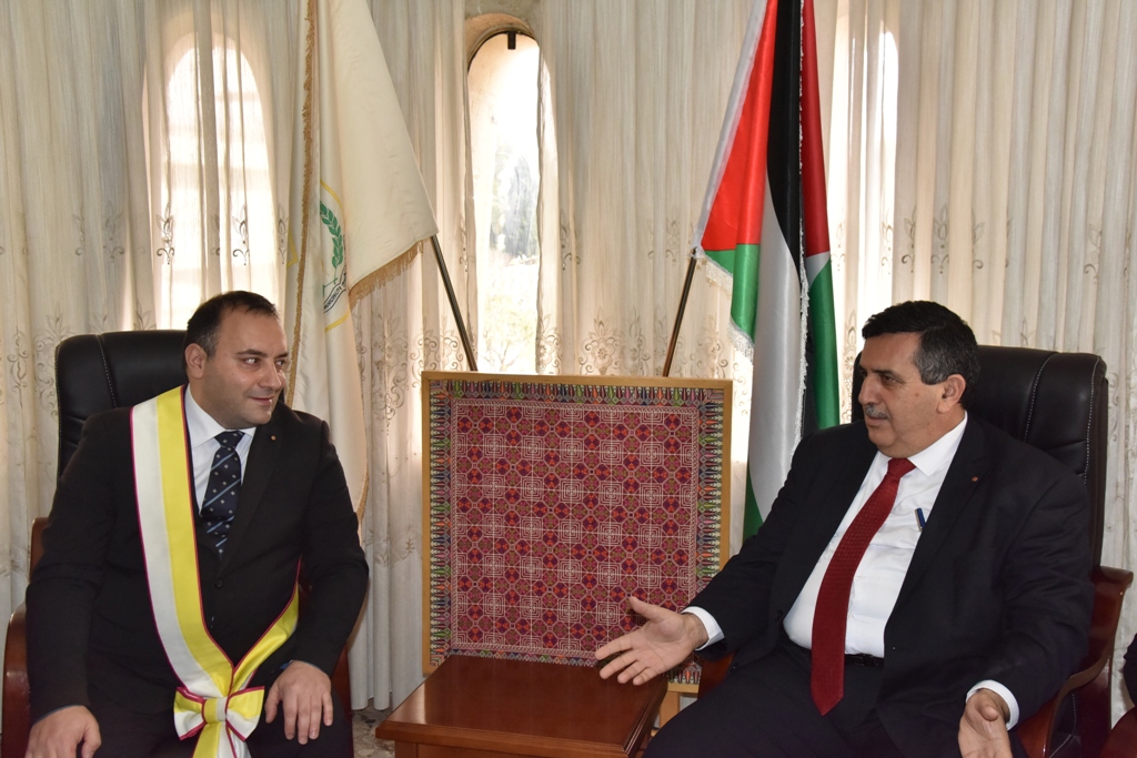 تعيين رئيس بلدية بيت لحم عضواً  أكاديمياً  فخرياً في أكاديمية بونيفاتشانا الإيطالية 