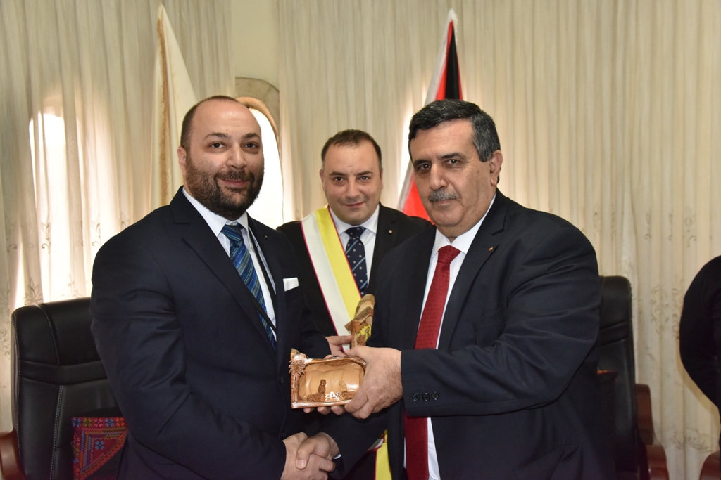 تعيين رئيس بلدية بيت لحم عضواً  أكاديمياً  فخرياً في أكاديمية بونيفاتشانا الإيطالية 