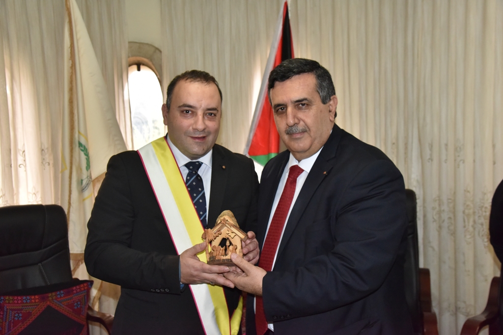 تعيين رئيس بلدية بيت لحم عضواً  أكاديمياً  فخرياً في أكاديمية بونيفاتشانا الإيطالية 