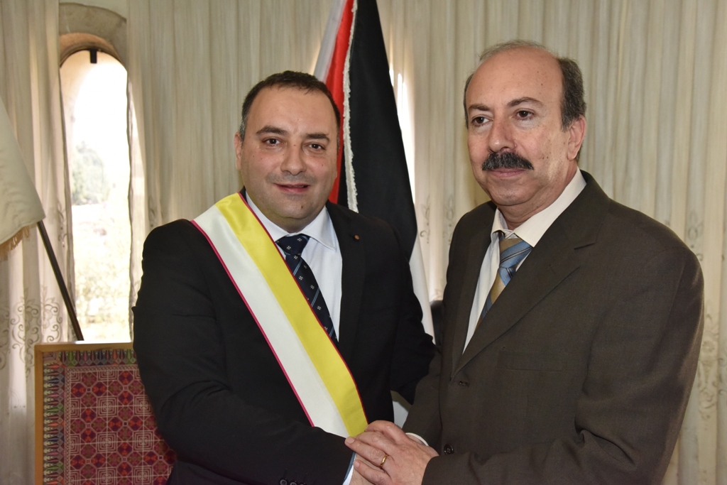 تعيين رئيس بلدية بيت لحم عضواً  أكاديمياً  فخرياً في أكاديمية بونيفاتشانا الإيطالية 