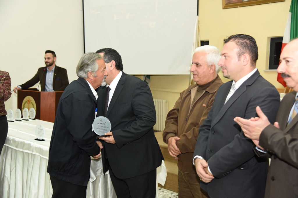 رئيس وأعضاء مجلس بلدية بيت لحم يكرمون رؤساء وأعضاء المجالس البلدية السابقة (1972-2017) والموظفين المتقاعدين وتوقيع اتفاقية توأمة بين بلديتي بيت لحم وكاستلنوفو دي بورتو الإيطالية
