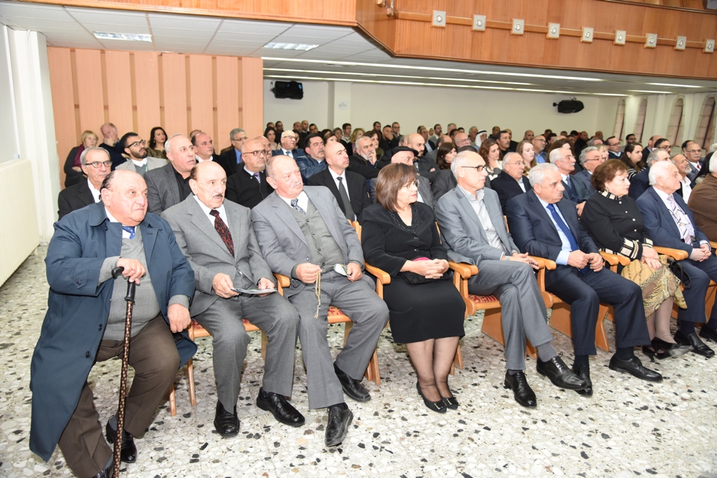 رئيس وأعضاء مجلس بلدية بيت لحم يكرمون رؤساء وأعضاء المجالس البلدية السابقة (1972-2017) والموظفين المتقاعدين وتوقيع اتفاقية توأمة بين بلديتي بيت لحم وكاستلنوفو دي بورتو الإيطالية