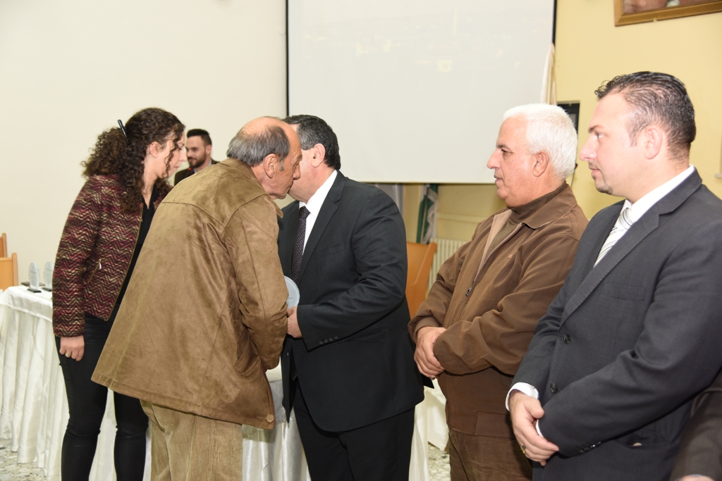 رئيس وأعضاء مجلس بلدية بيت لحم يكرمون رؤساء وأعضاء المجالس البلدية السابقة (1972-2017) والموظفين المتقاعدين وتوقيع اتفاقية توأمة بين بلديتي بيت لحم وكاستلنوفو دي بورتو الإيطالية