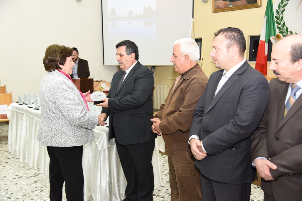 رئيس وأعضاء مجلس بلدية بيت لحم يكرمون رؤساء وأعضاء المجالس البلدية السابقة (1972-2017) والموظفين المتقاعدين وتوقيع اتفاقية توأمة بين بلديتي بيت لحم وكاستلنوفو دي بورتو الإيطالية