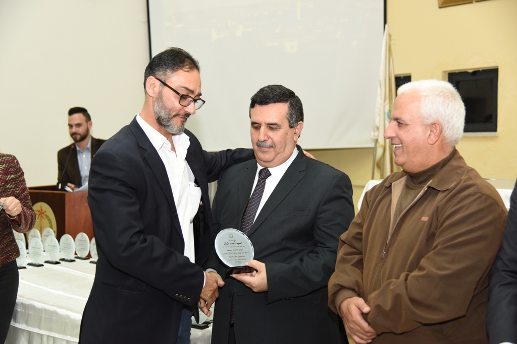 رئيس وأعضاء مجلس بلدية بيت لحم يكرمون رؤساء وأعضاء المجالس البلدية السابقة (1972-2017) والموظفين المتقاعدين وتوقيع اتفاقية توأمة بين بلديتي بيت لحم وكاستلنوفو دي بورتو الإيطالية