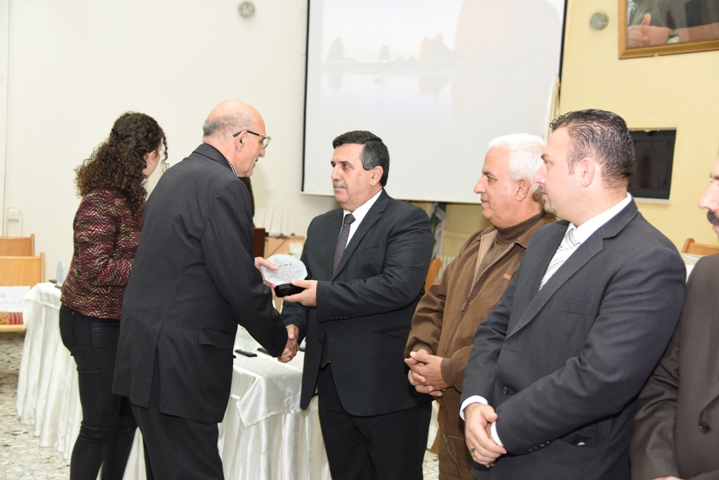 رئيس وأعضاء مجلس بلدية بيت لحم يكرمون رؤساء وأعضاء المجالس البلدية السابقة (1972-2017) والموظفين المتقاعدين وتوقيع اتفاقية توأمة بين بلديتي بيت لحم وكاستلنوفو دي بورتو الإيطالية