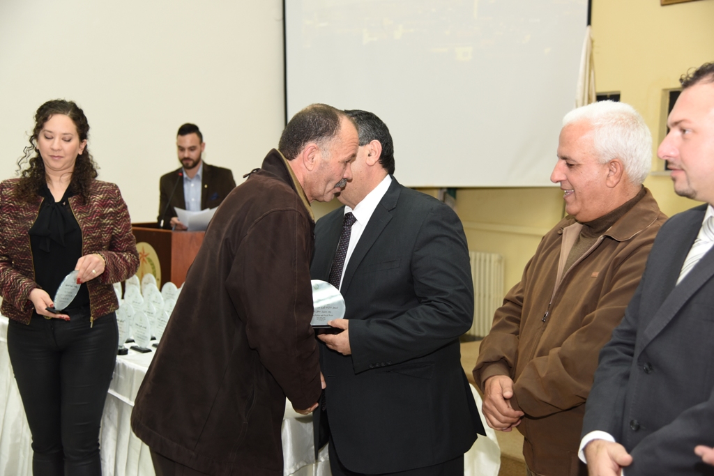 رئيس وأعضاء مجلس بلدية بيت لحم يكرمون رؤساء وأعضاء المجالس البلدية السابقة (1972-2017) والموظفين المتقاعدين وتوقيع اتفاقية توأمة بين بلديتي بيت لحم وكاستلنوفو دي بورتو الإيطالية