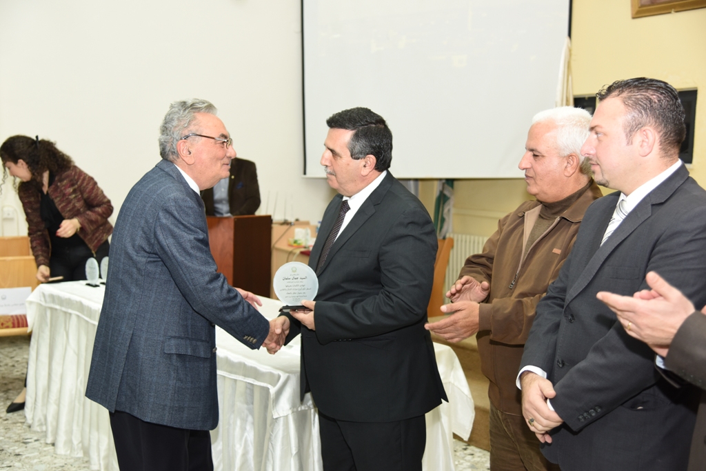 رئيس وأعضاء مجلس بلدية بيت لحم يكرمون رؤساء وأعضاء المجالس البلدية السابقة (1972-2017) والموظفين المتقاعدين وتوقيع اتفاقية توأمة بين بلديتي بيت لحم وكاستلنوفو دي بورتو الإيطالية