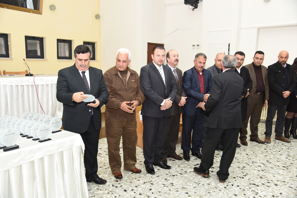 رئيس وأعضاء مجلس بلدية بيت لحم يكرمون رؤساء وأعضاء المجالس البلدية السابقة (1972-2017) والموظفين المتقاعدين وتوقيع اتفاقية توأمة بين بلديتي بيت لحم وكاستلنوفو دي بورتو الإيطالية