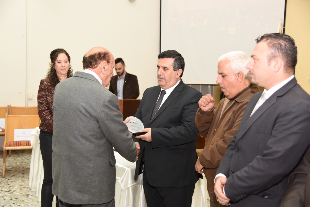 رئيس وأعضاء مجلس بلدية بيت لحم يكرمون رؤساء وأعضاء المجالس البلدية السابقة (1972-2017) والموظفين المتقاعدين وتوقيع اتفاقية توأمة بين بلديتي بيت لحم وكاستلنوفو دي بورتو الإيطالية