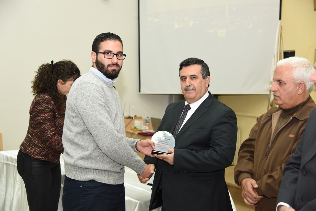 رئيس وأعضاء مجلس بلدية بيت لحم يكرمون رؤساء وأعضاء المجالس البلدية السابقة (1972-2017) والموظفين المتقاعدين وتوقيع اتفاقية توأمة بين بلديتي بيت لحم وكاستلنوفو دي بورتو الإيطالية