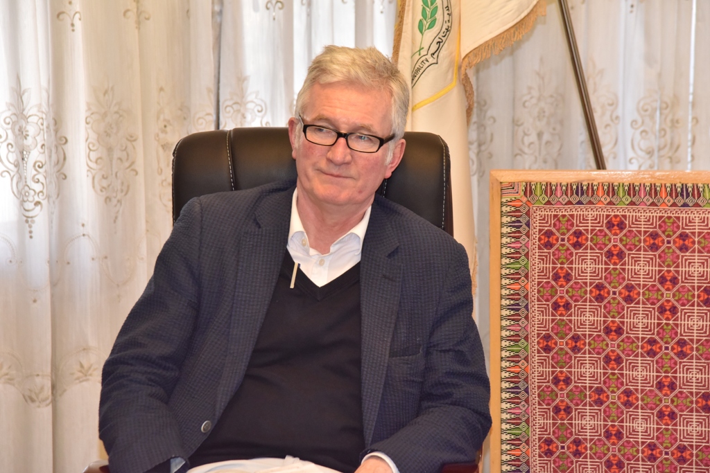 سلمان يستقبل وفدا إسكتلنديا من غلاسجو ويؤكد عمق العلاقات بين  الطرفين